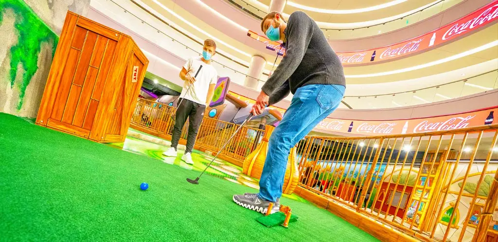BE_Angry-Birds-Mini-Golf-American-Dream_06.webp